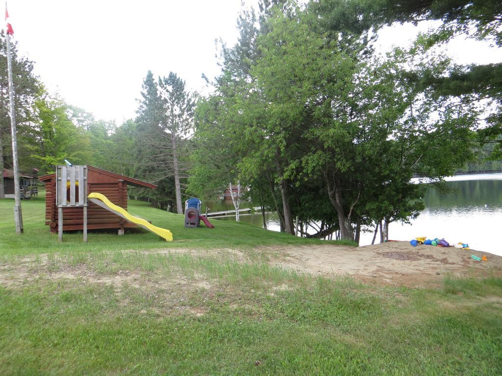 Bondi Village Cottage Resort Lake of Bays Экстерьер фото