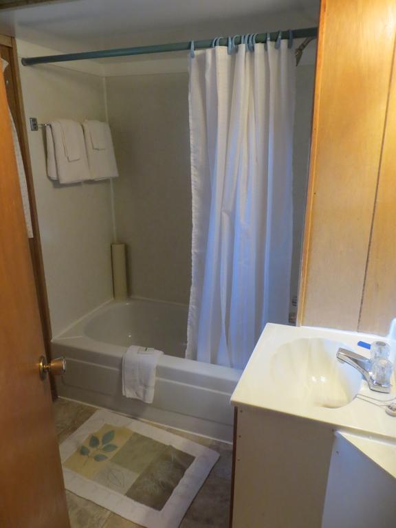 Bondi Village Cottage Resort Lake of Bays Экстерьер фото