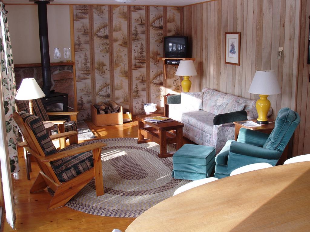 Bondi Village Cottage Resort Lake of Bays Экстерьер фото